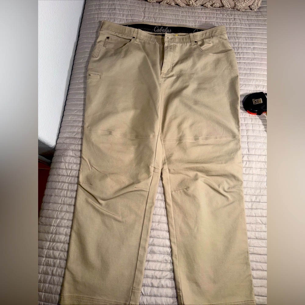 Cabela’s men’s tan/beige khaki work/dress pants straight stretch fit, sz 42 X 30